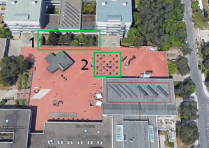 Luftbild des Roten Platzes der TechFak mit Markierungen der Pflanzkübel und der Betonrinne. Die Markierungen zeigen den Raum, für die die TechFak Garten Gruppe zuständig sind.